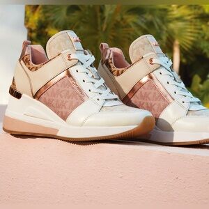 New in box Michael Kors Georgie Trainer MK Sig Soft Jacquard SM 8